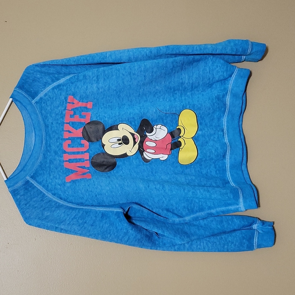 Disney cotton/polyester blend sweatshirt, juniors L, 22 in pit/pit, 25 in long